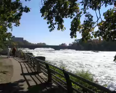 img_0729 American rapids (Niagara River before the American Falls), from the USA.