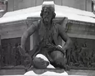 P1060794 De Maisonneuve monument, 1895.