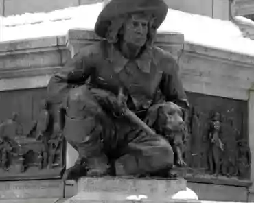 P1060801 De Maisonneuve monument, 1895.