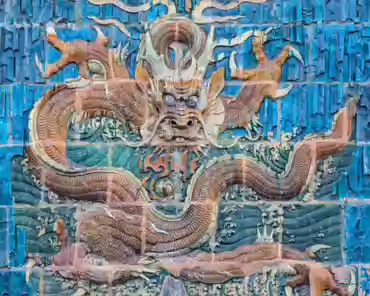 PXL_20241024_090924057 Five-dragon wall. Shanhua Temple.