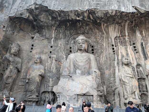 Fengxiansi cave