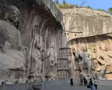 PXL_20241029_051325260 Fengxiansi cave (Tang, late 7th century). Vairocana, the main statue, is 17m tall (head: 4m).