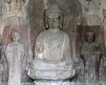 PXL_20241029_045057427 Ten-thousand Buddha cave.