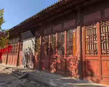 PXL_20241024_064532639 Daxiong hall, 10th century, rebuilt.