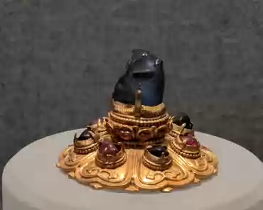 PXL_20241110_084244767 Prince Zhuang of Liang, 15th century, Ming dynasty. Gold hat finial set with sapphire.
