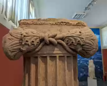 PXL_20240418_093307945 Ionic column.