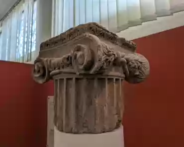 PXL_20240418_093326922 Ionic column.
