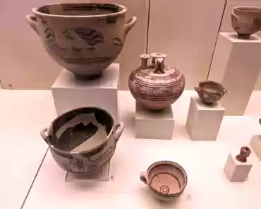 PXL_20240415_125942173 Vessel, 1150-1050 BCE.