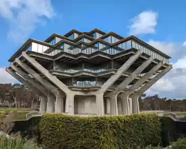 PXL_20240324_153511741 Geisel Library at UCSD, by William Pereira, 1970. Part of the library is below ground level.